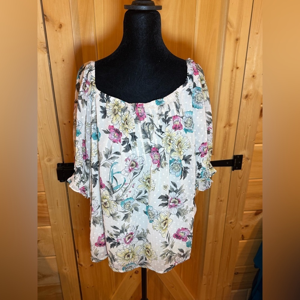 Torrid size 1X Beige Floral Puffed Sleeve Romantic Plus Size Women's Top - Picture 3 of 10